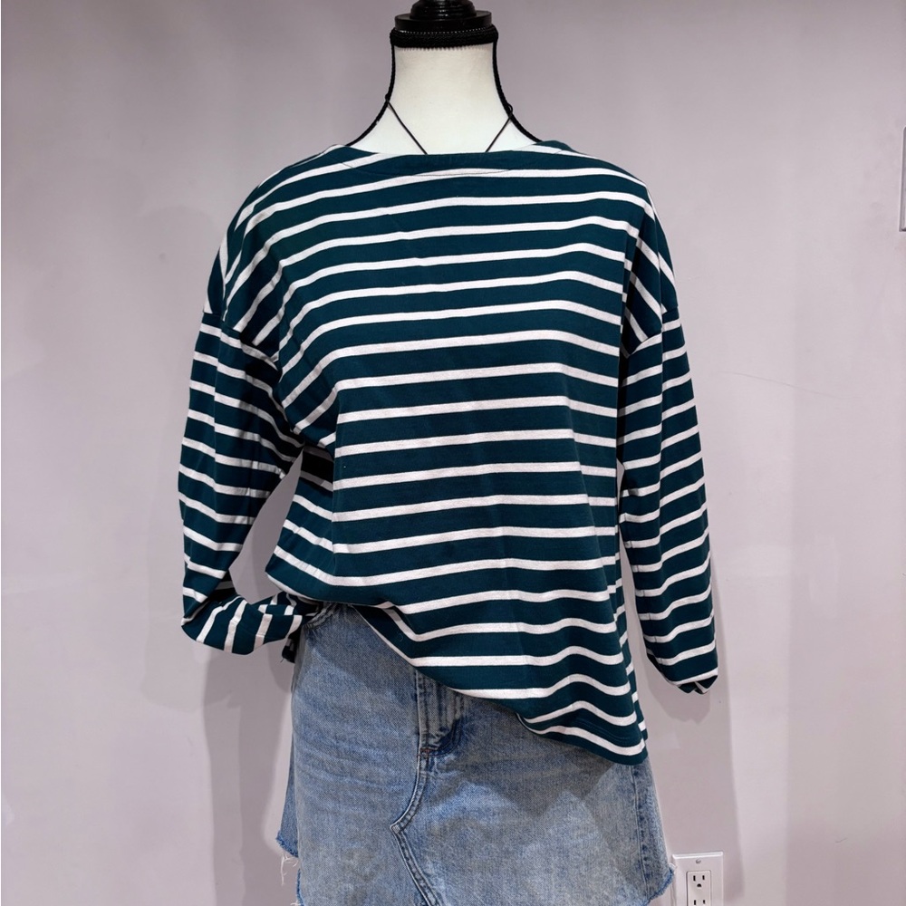 Uniqlo Green and White Striped Long Sleeve Top